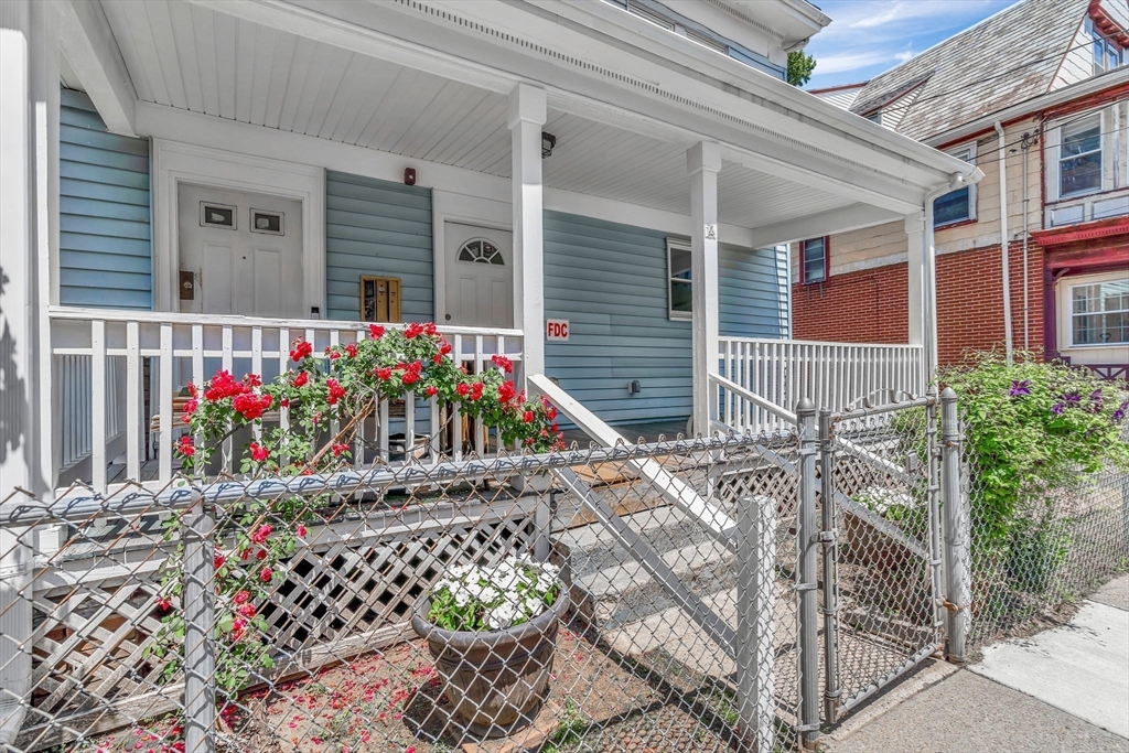 74 Ruthven, Boston, Massachusetts, 3 Bedrooms Bedrooms, 5 Rooms Rooms,1.5 BathroomsBathrooms,Residential Lease,For Rent,Ruthven,73473713