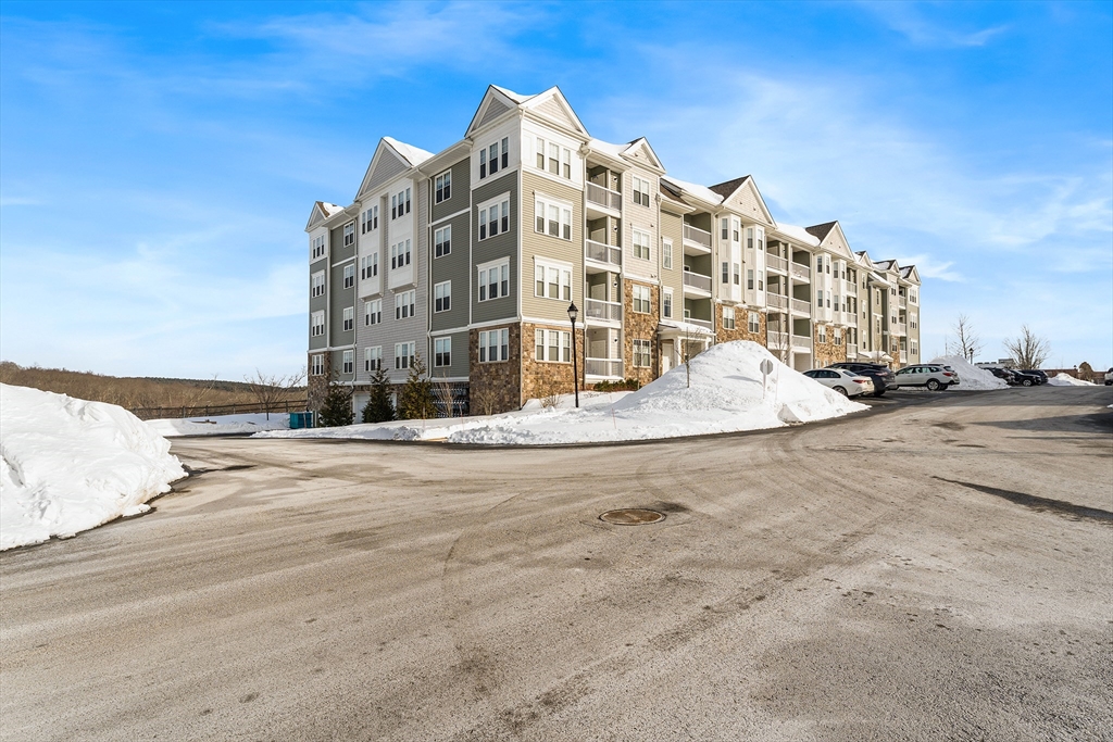 1102 Peters Farm Way, Westborough, Massachusetts, 1 Bedroom Bedrooms, 4 Rooms Rooms,1 BathroomBathrooms,Residential,For Sale,Peters Farm Way,73473722