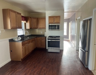 363 Earle St., New Bedford, Massachusetts, 4 Bedrooms Bedrooms, 7 Rooms Rooms,1 BathroomBathrooms,Residential Lease,For Rent,Earle St.,73473733