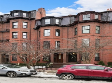 381 Beacon Street, Boston, Massachusetts, 5 Bedrooms Bedrooms, 11 Rooms Rooms,3.5 BathroomsBathrooms,Residential Lease,For Rent,Beacon Street,73473810