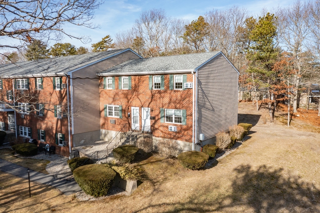 207 Samoset St, Plymouth, Massachusetts, 2 Bedrooms Bedrooms, 4 Rooms Rooms,1 BathroomBathrooms,Residential,For Sale,Samoset St,73468323