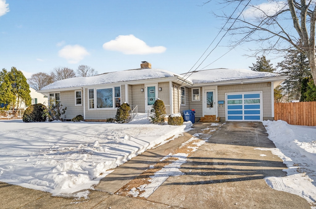 32 Watson St, New Bedford, Massachusetts, 3 Bedrooms Bedrooms, 6 Rooms Rooms,1.5 BathroomsBathrooms,Residential,For Sale,Watson St,73473836