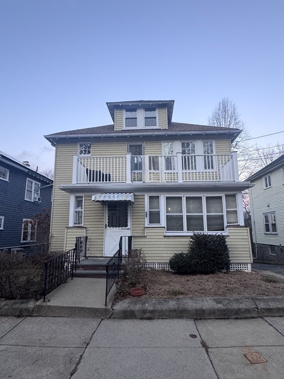 35 Mendelssohn St, Boston, Massachusetts, 2 Bedrooms Bedrooms, 5 Rooms Rooms,1 BathroomBathrooms,Residential Lease,For Rent,Mendelssohn St,73473847