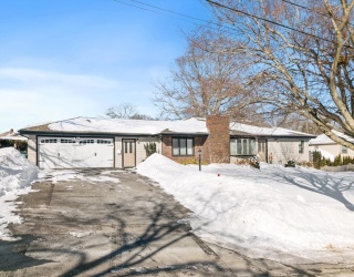 3 Didio Drive, Swampscott, Massachusetts, 4 Bedrooms Bedrooms, 10 Rooms Rooms,2 BathroomsBathrooms,Residential,For Sale,Didio Drive,73473855