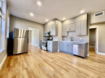 1914 Beacon St, Boston, Massachusetts, 5 Bedrooms Bedrooms, 9 Rooms Rooms,2 BathroomsBathrooms,Residential Lease,For Rent,Beacon St,73473804