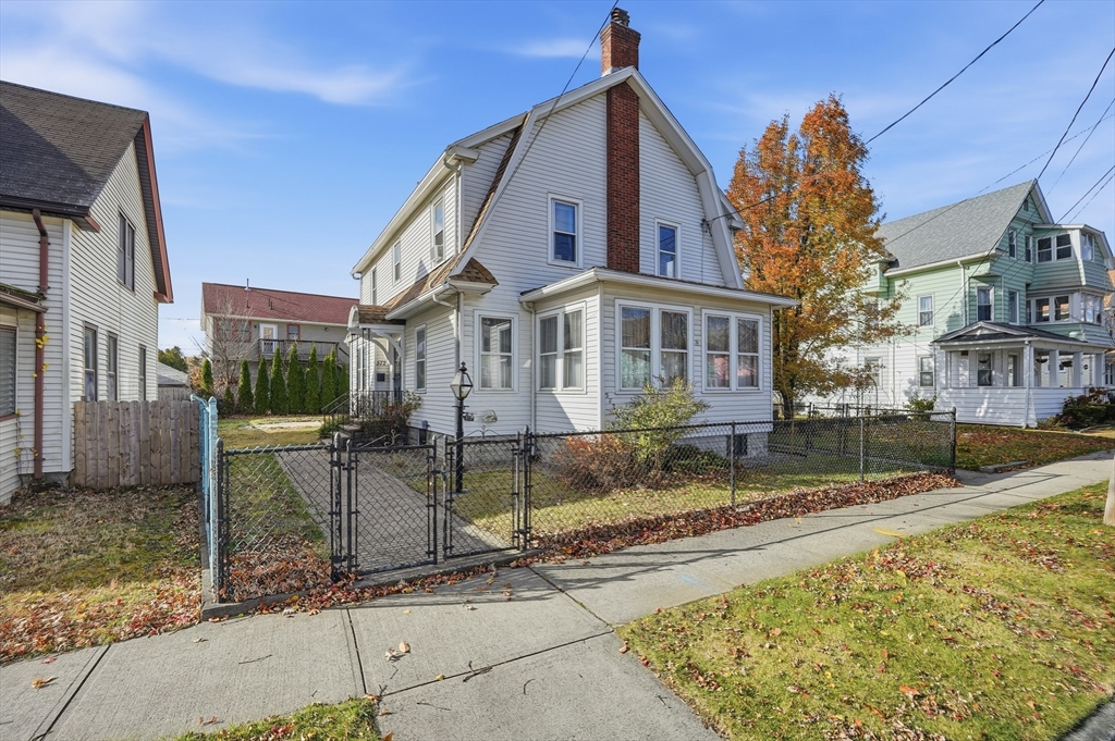 572 Springfield St, Chicopee, Massachusetts, 4 Bedrooms Bedrooms, 8 Rooms Rooms,1.5 BathroomsBathrooms,Residential,For Sale,Springfield St,73456200