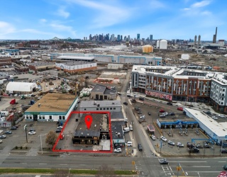 1936 Revere Beach Parkway, Everett, Massachusetts, ,Commercial Sale,For Sale,Revere Beach Parkway,73361652