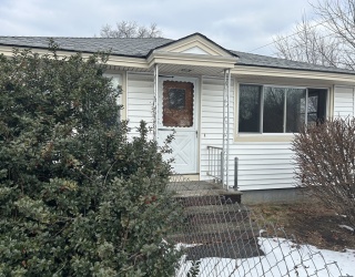 5 Lafayette Ave, Lawrence, Massachusetts, 3 Bedrooms Bedrooms, 5 Rooms Rooms,1 BathroomBathrooms,Residential,For Sale,Lafayette Ave,73448065