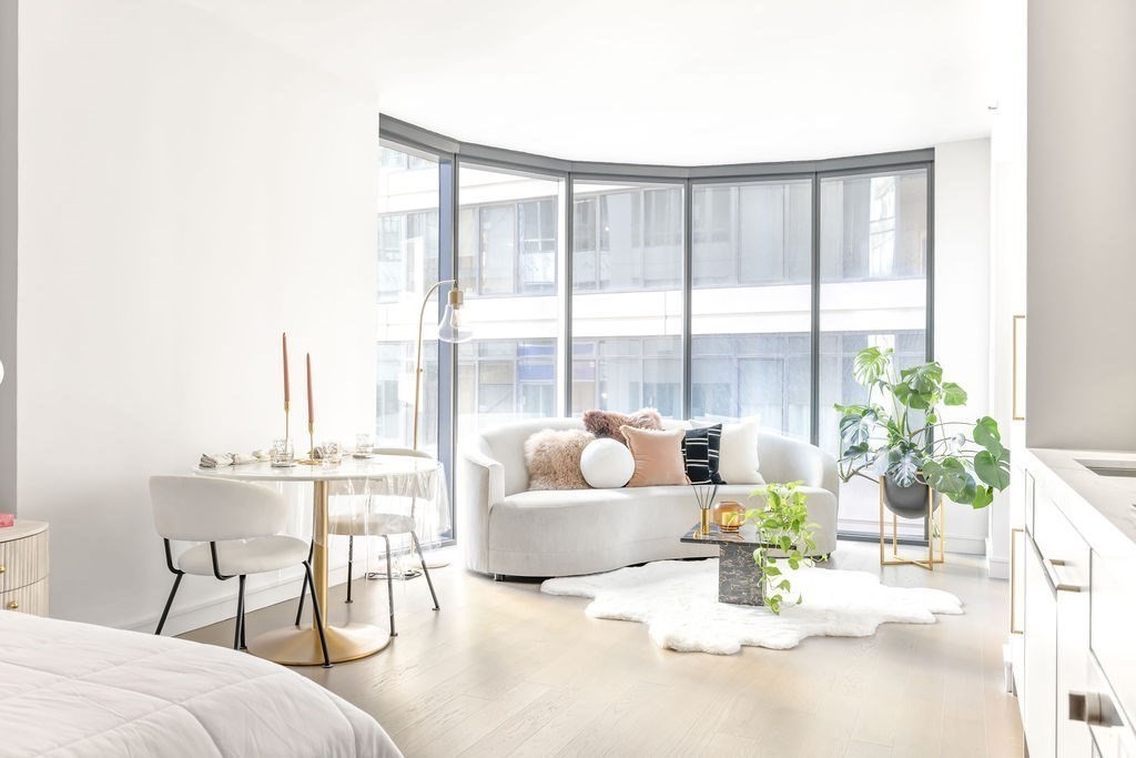 55 Lagrange St, Boston, Massachusetts, 2 Rooms Rooms,1 BathroomBathrooms,Residential Lease,For Rent,Lagrange St,73473862