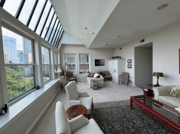 132 Boylston St, Boston, Massachusetts, 3 Bedrooms Bedrooms, 5 Rooms Rooms,2.5 BathroomsBathrooms,Residential Lease,For Rent,Boylston St,73473869