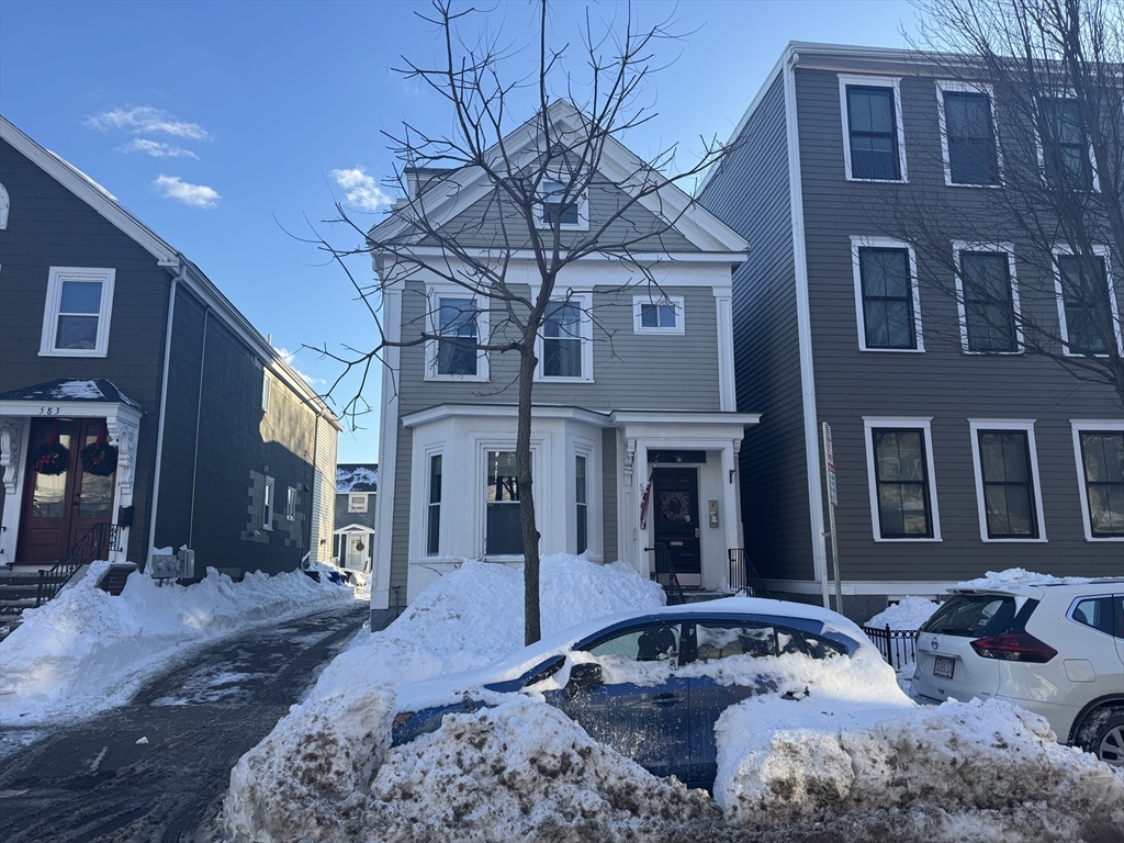 581 East 8th Street, Boston, Massachusetts, 5 Bedrooms Bedrooms, 11 Rooms Rooms,3 BathroomsBathrooms,Residential Income,For Sale,East 8th Street,73473909