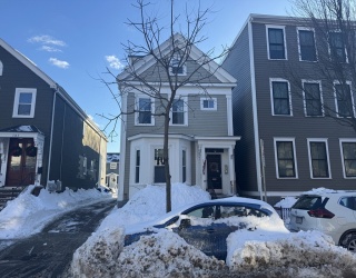 581 East 8th Street, Boston, Massachusetts, 5 Bedrooms Bedrooms, 11 Rooms Rooms,3 BathroomsBathrooms,Residential Income,For Sale,East 8th Street,73473909