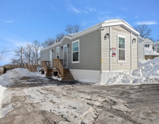 161 Newbury St, Peabody, Massachusetts, 2 Bedrooms Bedrooms, 4 Rooms Rooms,1 BathroomBathrooms,Residential,For Sale,Newbury St,73474034