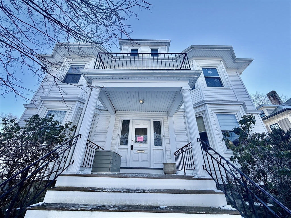 44 Gray St, Arlington, Massachusetts, 2 Bedrooms Bedrooms, 6 Rooms Rooms,1 BathroomBathrooms,Residential Lease,For Rent,Gray St,73473991