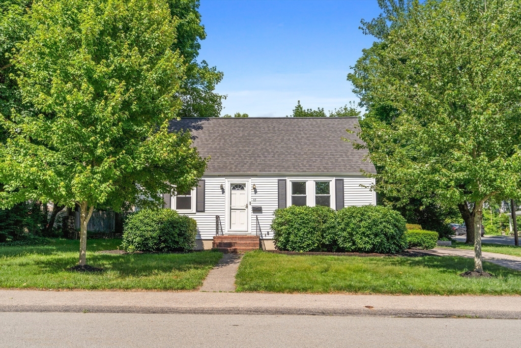 67 Carpenter Street, Foxboro, Massachusetts, 4 Bedrooms Bedrooms, 6 Rooms Rooms,1 BathroomBathrooms,Residential,For Sale,Carpenter Street,73473926