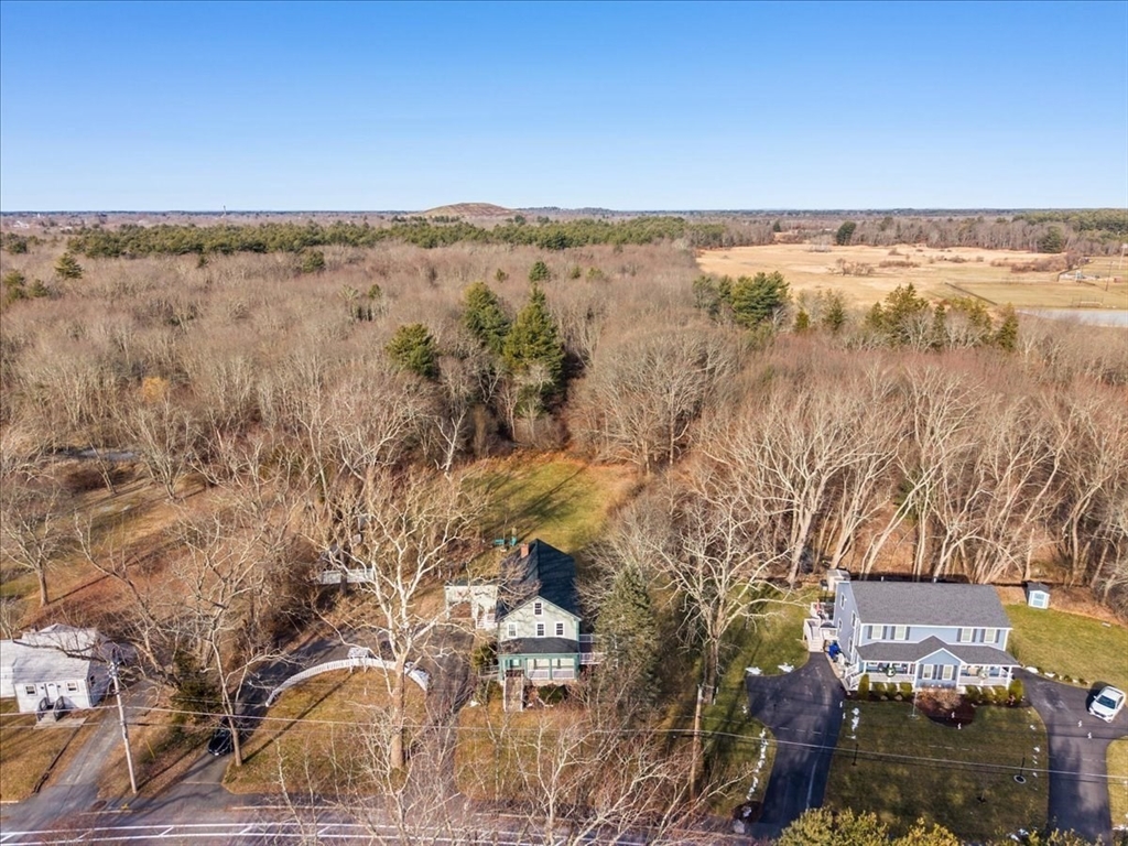 208 South Main St, Raynham, Massachusetts, 3 Bedrooms Bedrooms, 8 Rooms Rooms,2.5 BathroomsBathrooms,Residential,For Sale,South Main St,73473925