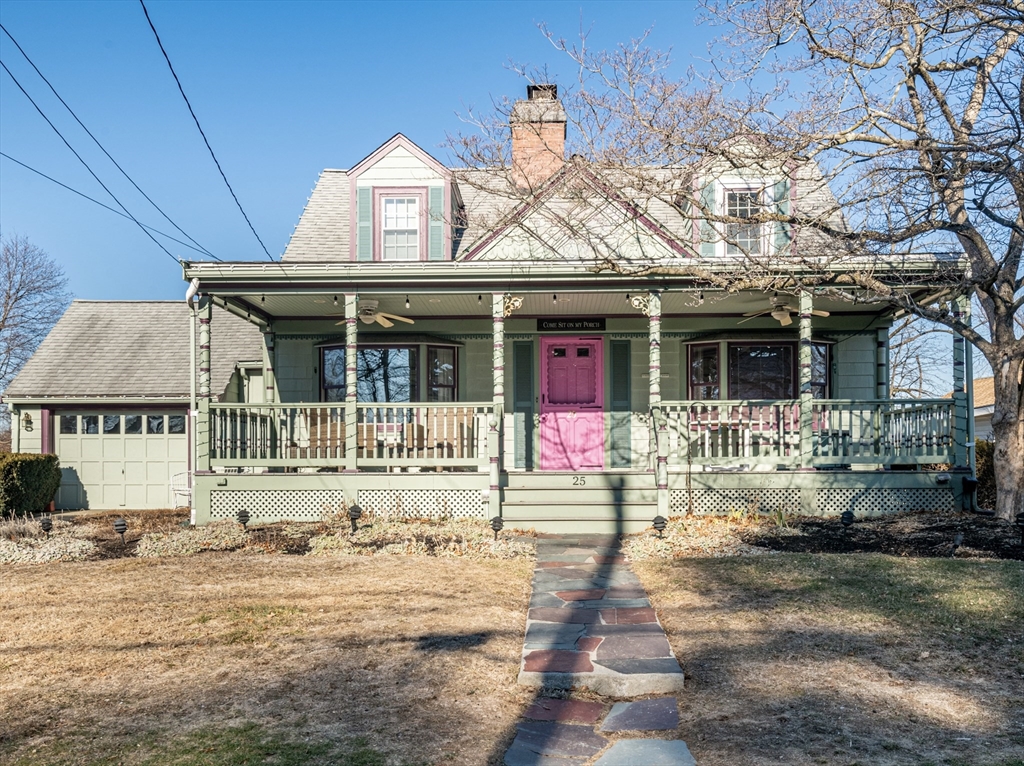 25 Juniper Ave, Wakefield, Massachusetts, 3 Bedrooms Bedrooms, 7 Rooms Rooms,2 BathroomsBathrooms,Residential,For Sale,Juniper Ave,73474008