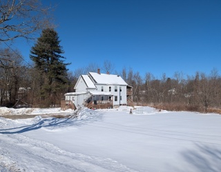 9 Turnpike Road, Montague, Massachusetts, 2 Bedrooms Bedrooms, 7 Rooms Rooms,1 BathroomBathrooms,Residential Lease,For Rent,Turnpike Road,73474028
