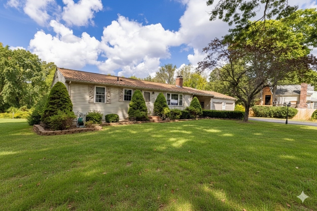 45 Fisher St, Taunton, Massachusetts, 3 Bedrooms Bedrooms, 7 Rooms Rooms,2 BathroomsBathrooms,Residential,For Sale,Fisher St,73430993