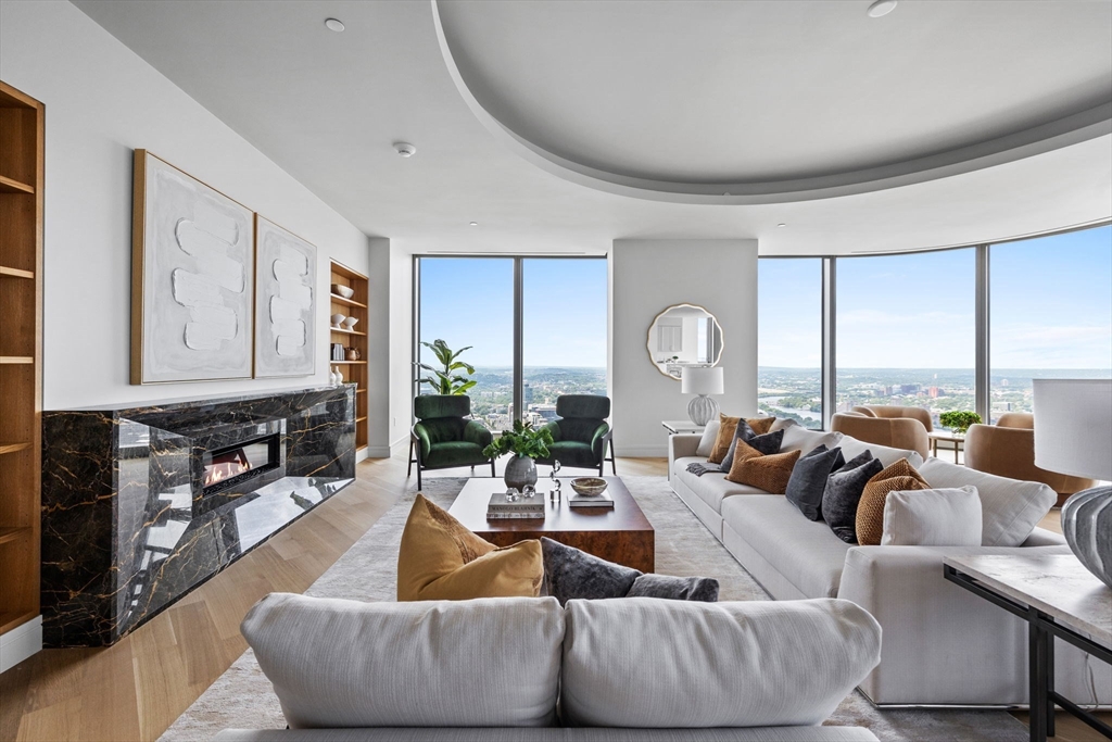 1 Dalton Street, Boston, Massachusetts, 4 Bedrooms Bedrooms, 12 Rooms Rooms,4.5 BathroomsBathrooms,Residential,For Sale,Dalton Street,73474252