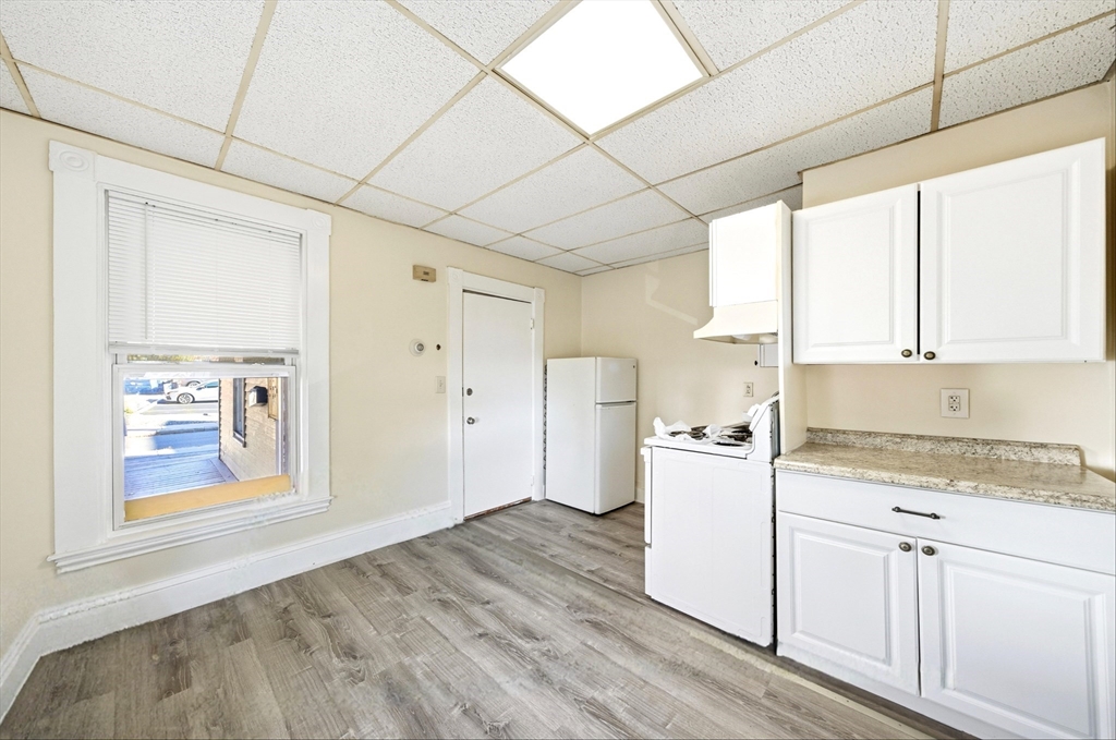 48 Waverly St, Melrose, Massachusetts, 1 Bedroom Bedrooms, 3 Rooms Rooms,1 BathroomBathrooms,Residential Lease,For Rent,Waverly St,73474254