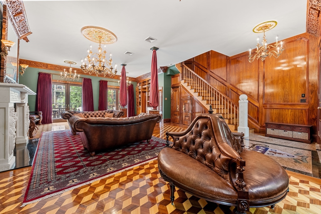 218 W Springfield Street, Boston, Massachusetts, 4 Bedrooms Bedrooms, 12 Rooms Rooms,4 BathroomsBathrooms,Residential Lease,For Rent,W Springfield Street,73474274