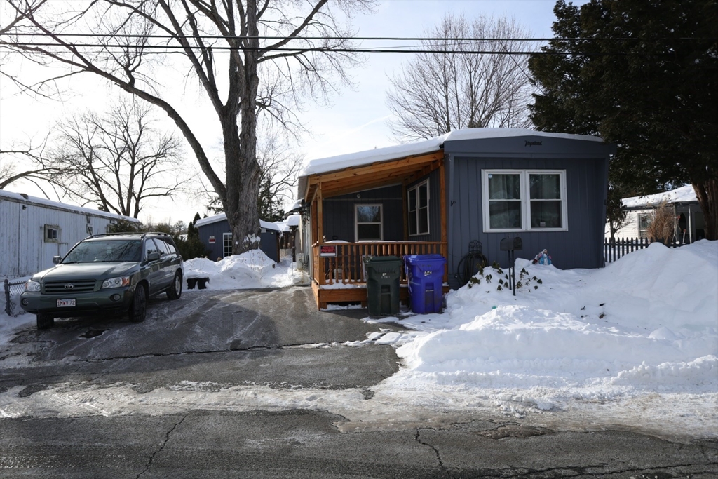 42 Better Way, Springfield, Massachusetts, 3 Bedrooms Bedrooms, 5 Rooms Rooms,1 BathroomBathrooms,Residential,For Sale,Better Way,73474286