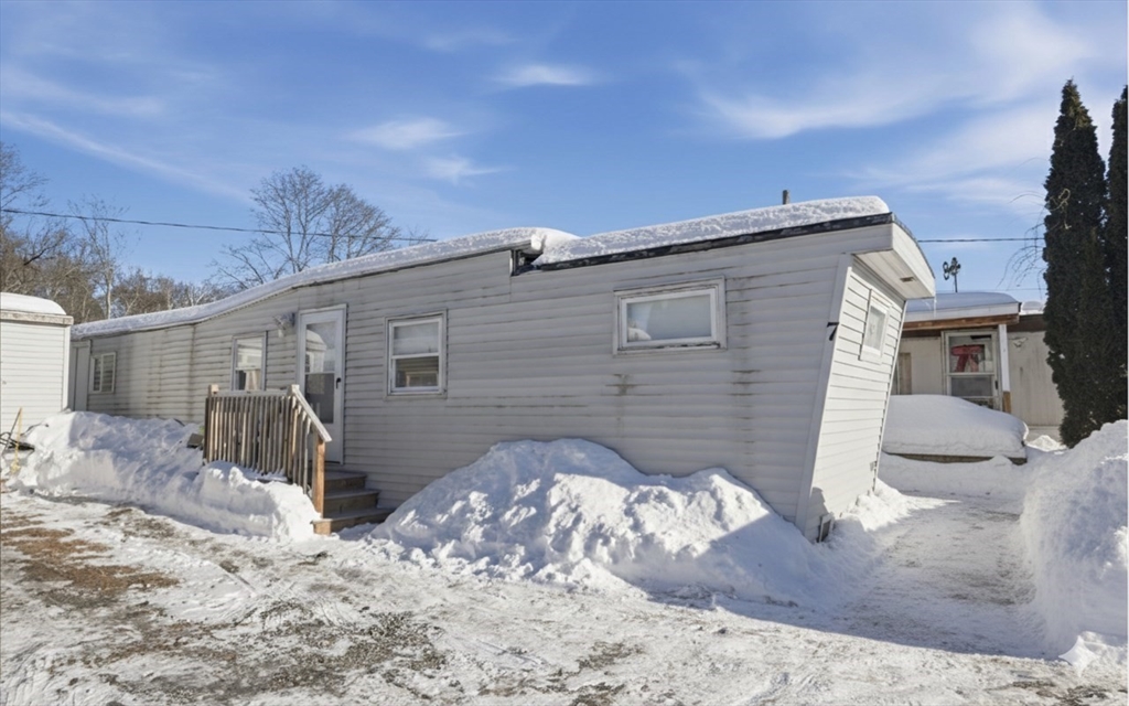 165 Turnpike Road, Westborough, Massachusetts, 2 Bedrooms Bedrooms, 4 Rooms Rooms,2 BathroomsBathrooms,Residential,For Sale,Turnpike Road,73474295