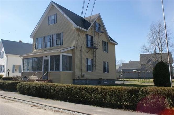 52 Floral St, Taunton, Massachusetts, 3 Bedrooms Bedrooms, 6 Rooms Rooms,1 BathroomBathrooms,Residential Lease,For Rent,Floral St,73474302