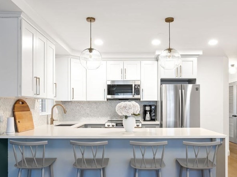 337 Chelsea St, Boston, Massachusetts, 2 Bedrooms Bedrooms, 4 Rooms Rooms,2 BathroomsBathrooms,Residential,For Sale,Chelsea St,73474116