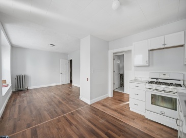 7-9 Glendell Ter, Springfield, Massachusetts, 7 Bedrooms Bedrooms, 14 Rooms Rooms,2 BathroomsBathrooms,Residential Income,For Sale,Glendell Ter,73474150