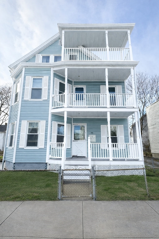 269 Mechanic St, Southbridge, Massachusetts, 8 Bedrooms Bedrooms, 16 Rooms Rooms,3 BathroomsBathrooms,Residential Income,For Sale,Mechanic St,73457985