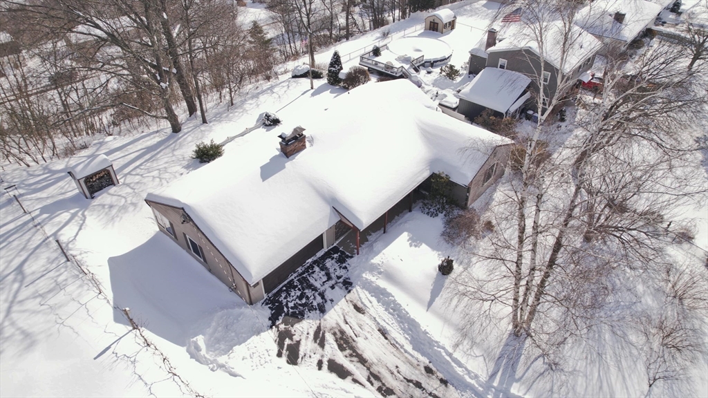 94 Vermont St., Holyoke, Massachusetts, 2 Bedrooms Bedrooms, 6 Rooms Rooms,2 BathroomsBathrooms,Residential,For Sale,Vermont St.,73474221