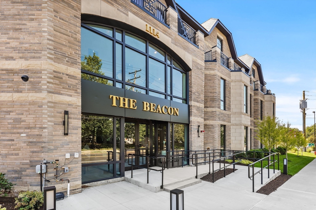 1114 Beacon St., Newton, Massachusetts, 1 Bedroom Bedrooms, 3 Rooms Rooms,1.5 BathroomsBathrooms,Residential,For Sale,Beacon St.,73292330