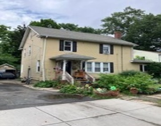 132 Carroll St, Springfield, Massachusetts, 3 Bedrooms Bedrooms, 6 Rooms Rooms,1.5 BathroomsBathrooms,Residential,For Sale,Carroll St,73474303