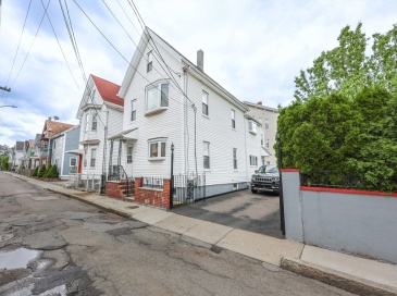 34 Franklin Ave, Somerville, Massachusetts, 5 Bedrooms Bedrooms, 10 Rooms Rooms,2 BathroomsBathrooms,Residential Income,For Sale,Franklin Ave,73474333