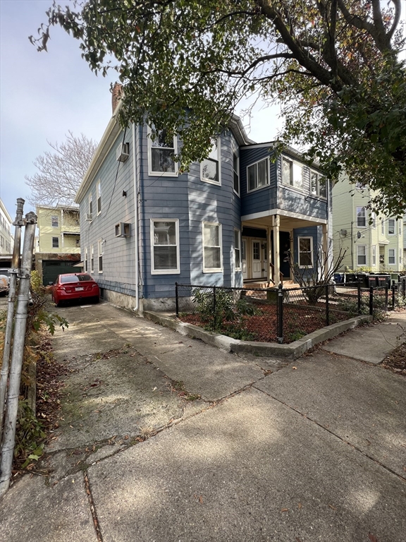 25 Rossmore St, Somerville, Massachusetts, 2 Bedrooms Bedrooms, 4 Rooms Rooms,1 BathroomBathrooms,Residential Lease,For Rent,Rossmore St,73474364