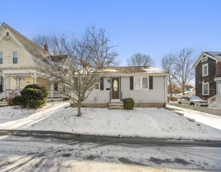 28 Frost Ave, Brockton, Massachusetts, 3 Bedrooms Bedrooms, 6 Rooms Rooms,1.5 BathroomsBathrooms,Residential,For Sale,Frost Ave,73474476