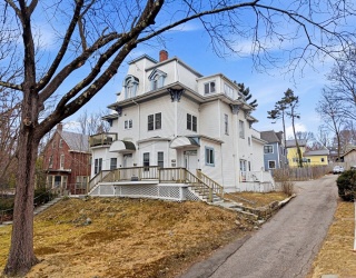 8-10 Bennington Street, Newton, Massachusetts, 13 Bedrooms Bedrooms, 19 Rooms Rooms,8 BathroomsBathrooms,Residential Income,For Sale,Bennington Street,73474412