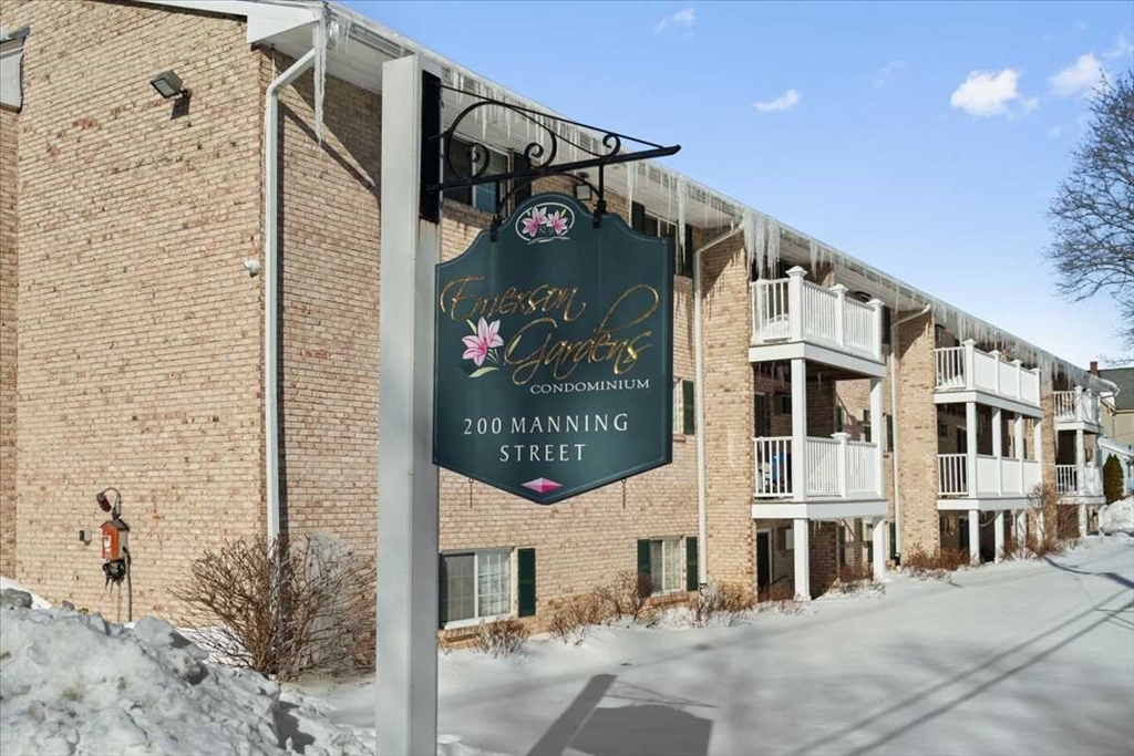 200 Manning St, Hudson, Massachusetts, 2 Bedrooms Bedrooms, 4 Rooms Rooms,1 BathroomBathrooms,Residential,For Sale,Manning St,73474508