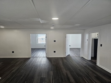 1116 North Main St., Fall River, Massachusetts, 2 Bedrooms Bedrooms, 5 Rooms Rooms,1 BathroomBathrooms,Residential Lease,For Rent,North Main St.,73474532