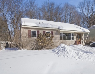 21 Austin Avenue, Pittsfield, Massachusetts, 2 Bedrooms Bedrooms, 5 Rooms Rooms,1 BathroomBathrooms,Residential,For Sale,Austin Avenue,73474331