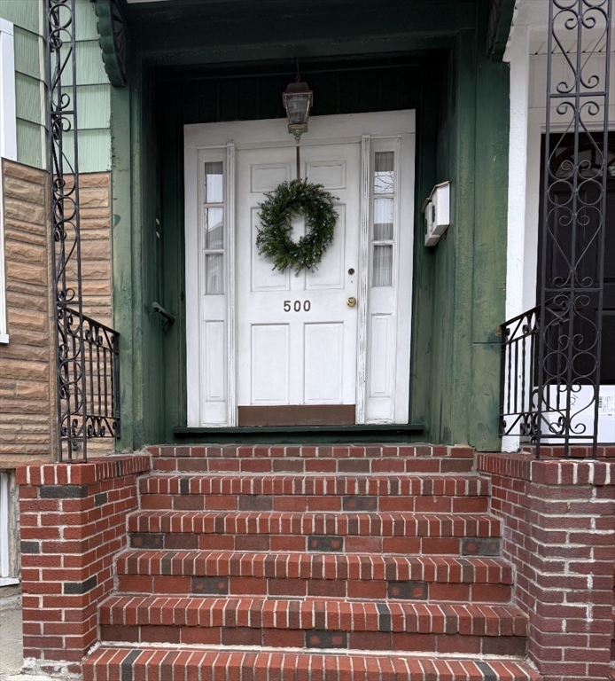 500 East 6th St, Boston, Massachusetts, 5 Bedrooms Bedrooms, 10 Rooms Rooms,2 BathroomsBathrooms,Residential Income,For Sale,East 6th St,73474540