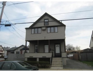 384 Medford, Malden, Massachusetts, 2 Bedrooms Bedrooms, 4 Rooms Rooms,1 BathroomBathrooms,Residential Lease,For Rent,Medford,73474365