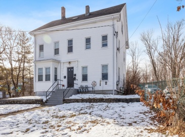 47 Hale St, Bridgewater, Massachusetts, 9 Bedrooms Bedrooms, 15 Rooms Rooms,3 BathroomsBathrooms,Residential Income,For Sale,Hale St,73474370