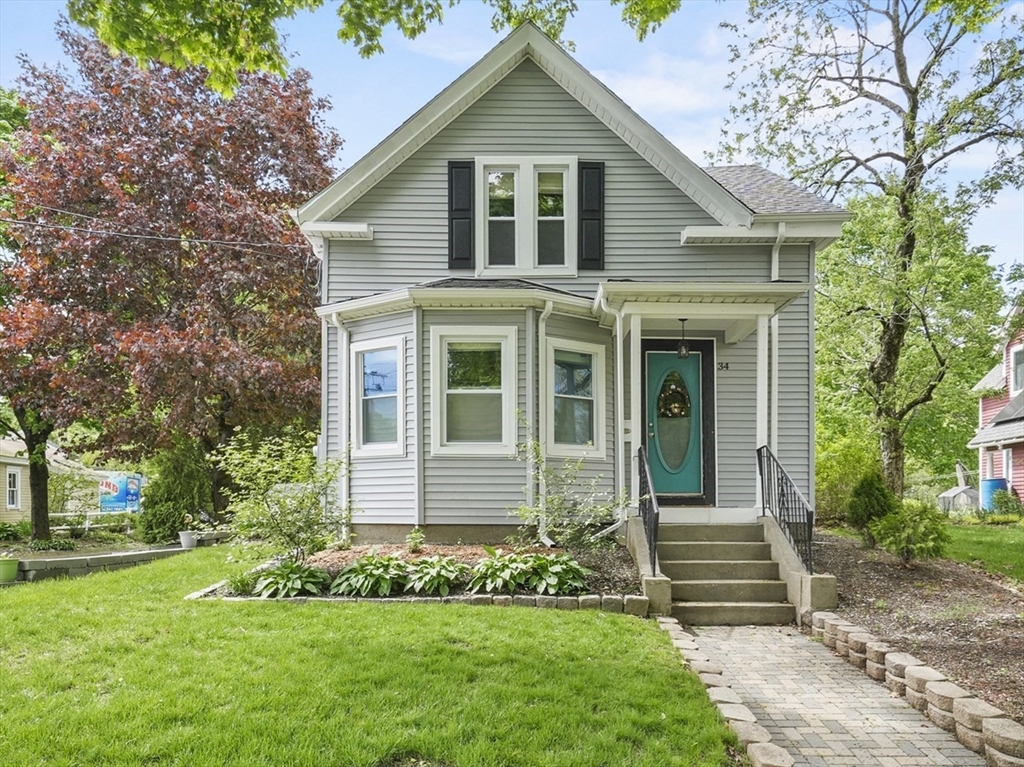 34 Marion St, Natick, Massachusetts, 3 Bedrooms Bedrooms, 6 Rooms Rooms,3 BathroomsBathrooms,Residential,For Sale,Marion St,73474369