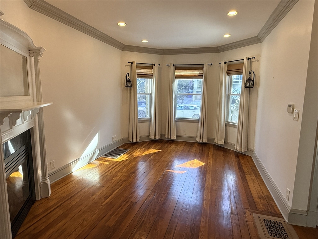 96 King Street, Boston, Massachusetts, 2 Bedrooms Bedrooms, 5 Rooms Rooms,2 BathroomsBathrooms,Residential Lease,For Rent,King Street,73474419