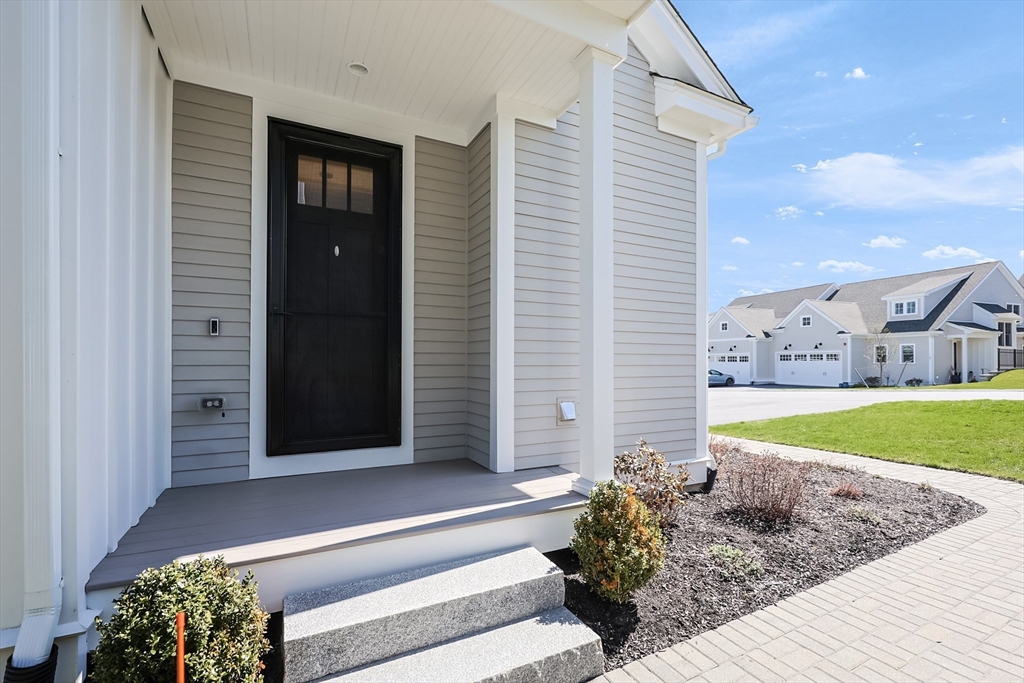 13 Birkdale Ln, Hopkinton, Massachusetts, 2 Bedrooms Bedrooms, 6 Rooms Rooms,2.5 BathroomsBathrooms,Residential,For Sale,Birkdale Ln,73430544