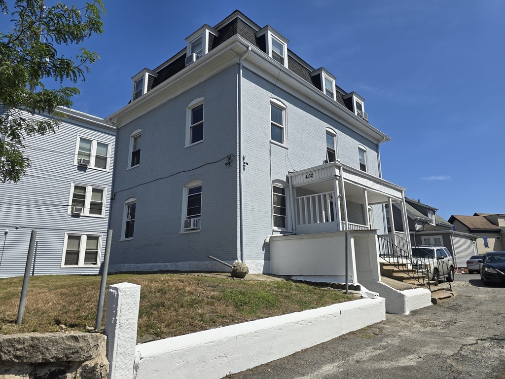 450 Essex St, Lynn, Massachusetts, 6 Bedrooms Bedrooms, 12 Rooms Rooms,3 BathroomsBathrooms,Residential Income,For Sale,Essex St,73474580
