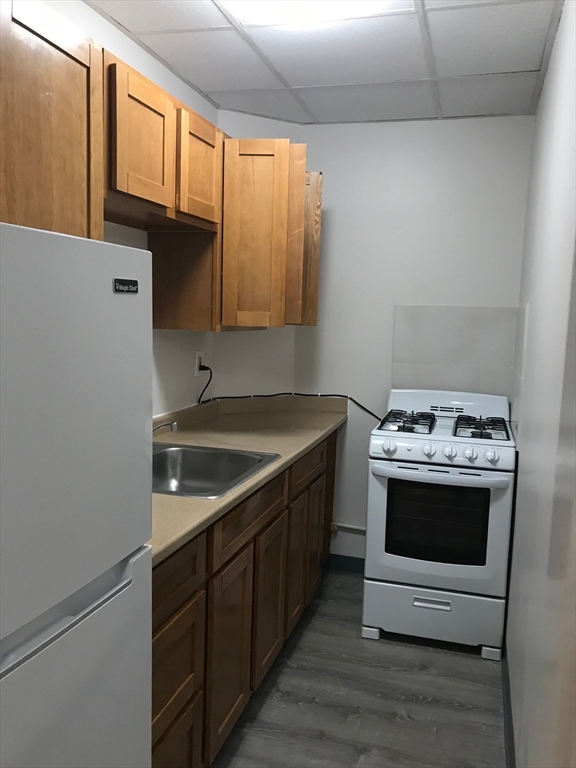124 Central Ave, Lynn, Massachusetts, 1 Bedroom Bedrooms, 3 Rooms Rooms,1 BathroomBathrooms,Residential Lease,For Rent,Central Ave,73474582